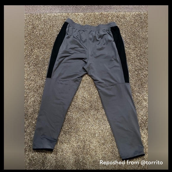 Under Armour Pants - Picture 2 of 5